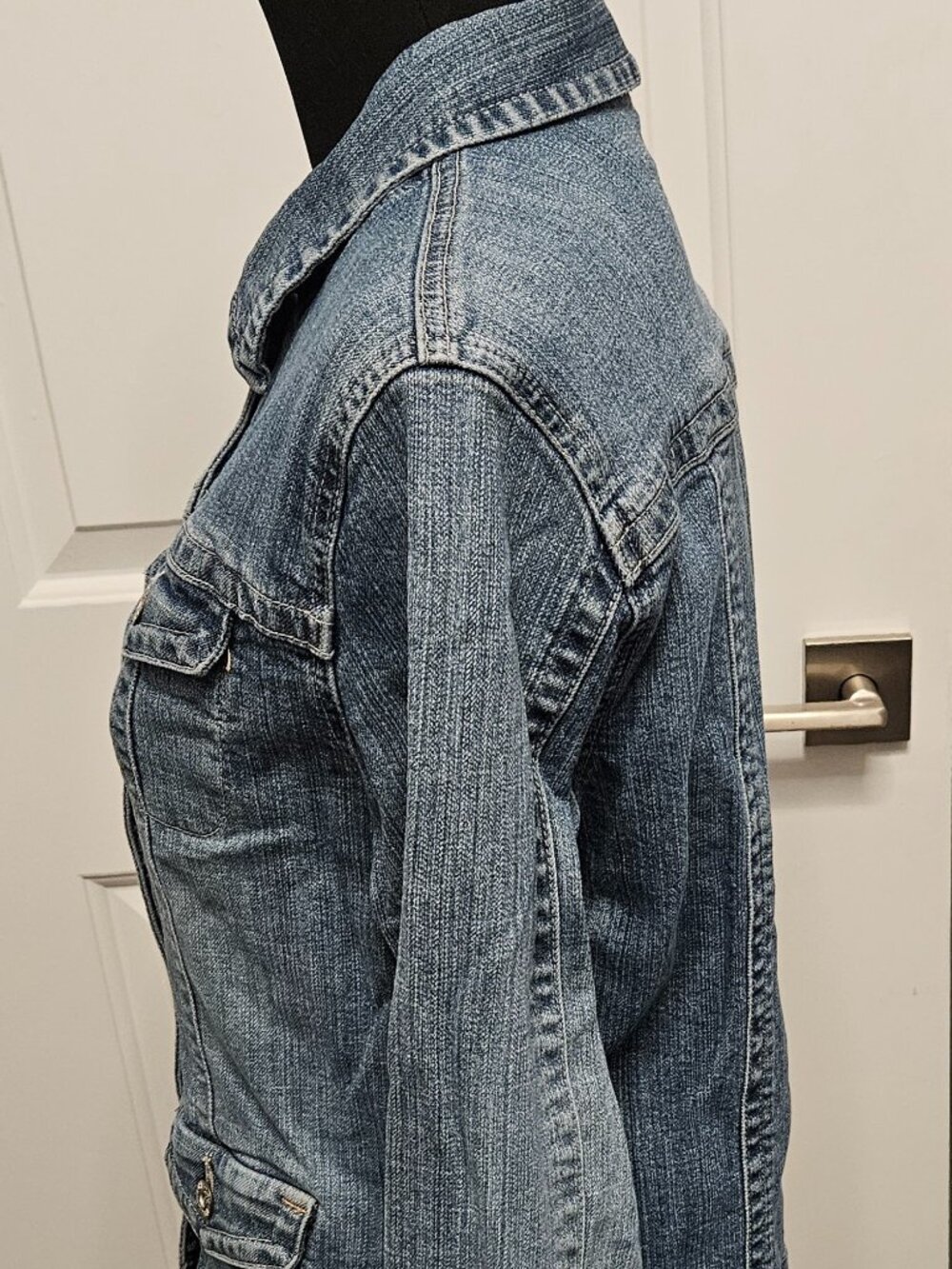 Chico's Platinum Women's Cropped Jean Jacket w/collar size 0 - Picture 3 of 14